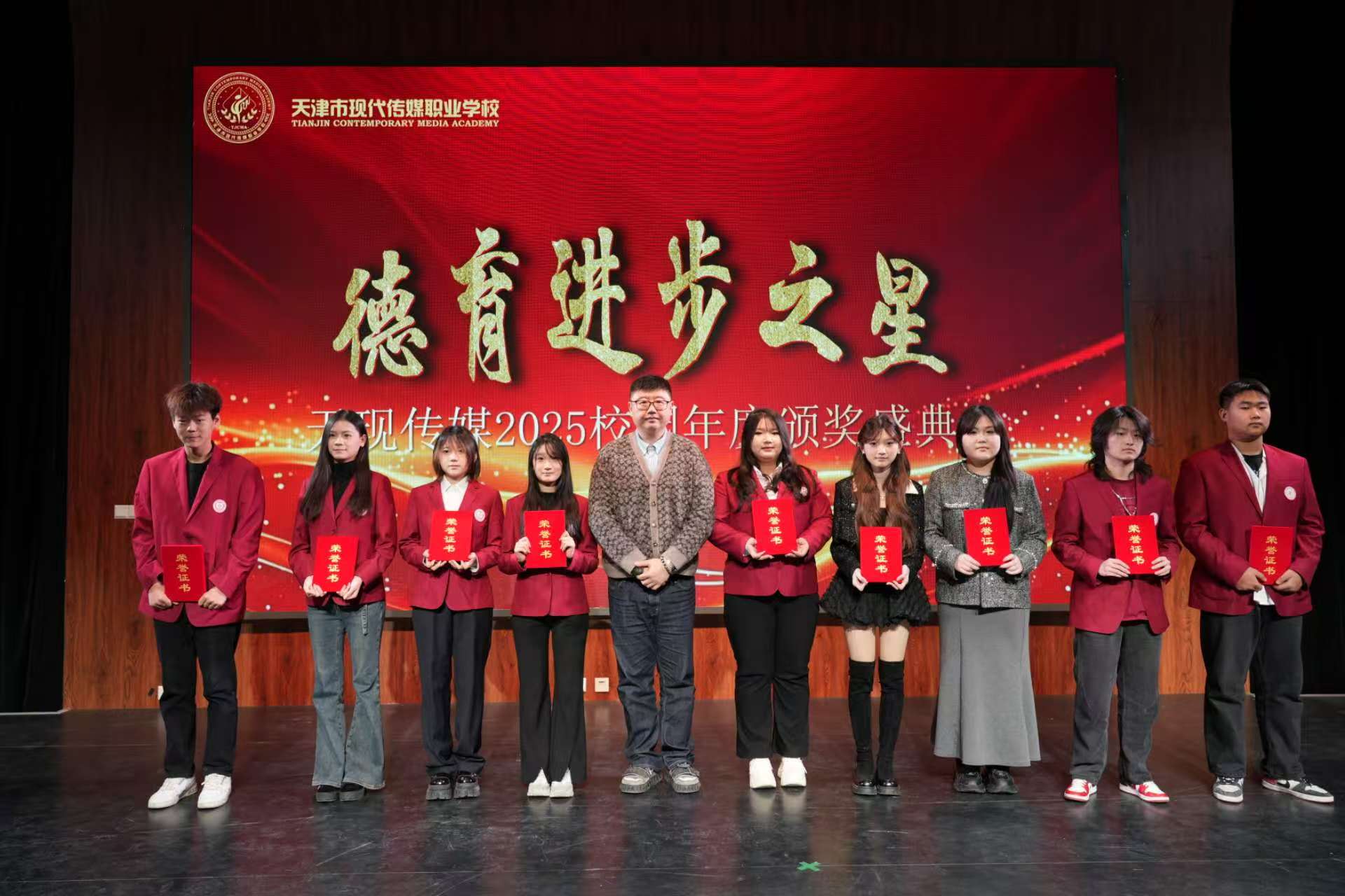 b962ada23b7c6d4a42f0a3fa4506b74f.jpg b962ada23b7c6d4a42f0a3fa4506b74f.jpg